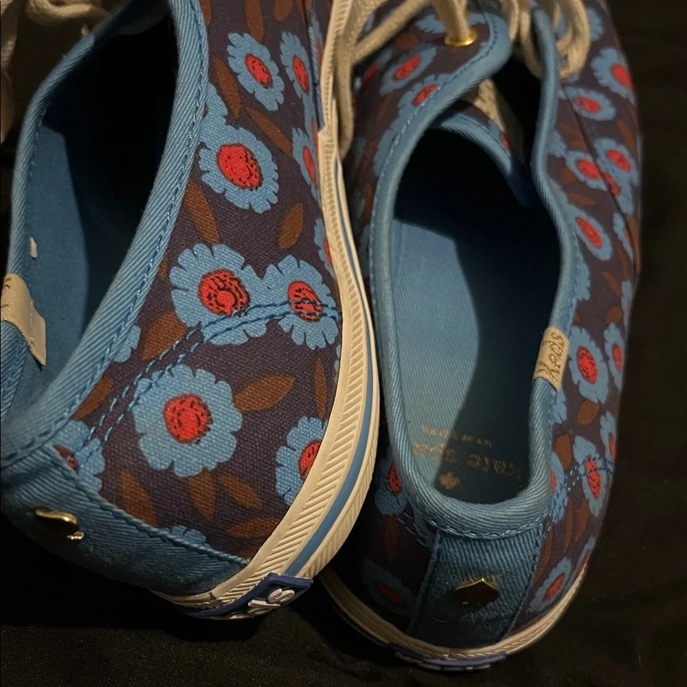 kate spade blue floral sneakers with red and brown accents size 8 - Picture 2 of 7